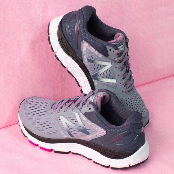 New Balance 840v4, women's gray, black and pink athletic shoes. - Picture 1 of 4